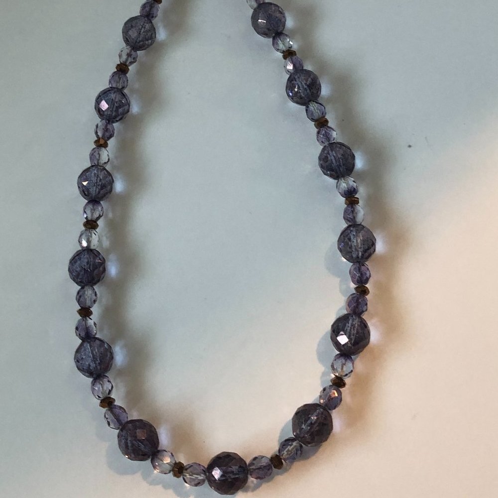 VINTAGE MCM BEAUTIFUL CRYSTAL BLUE NECKLACE